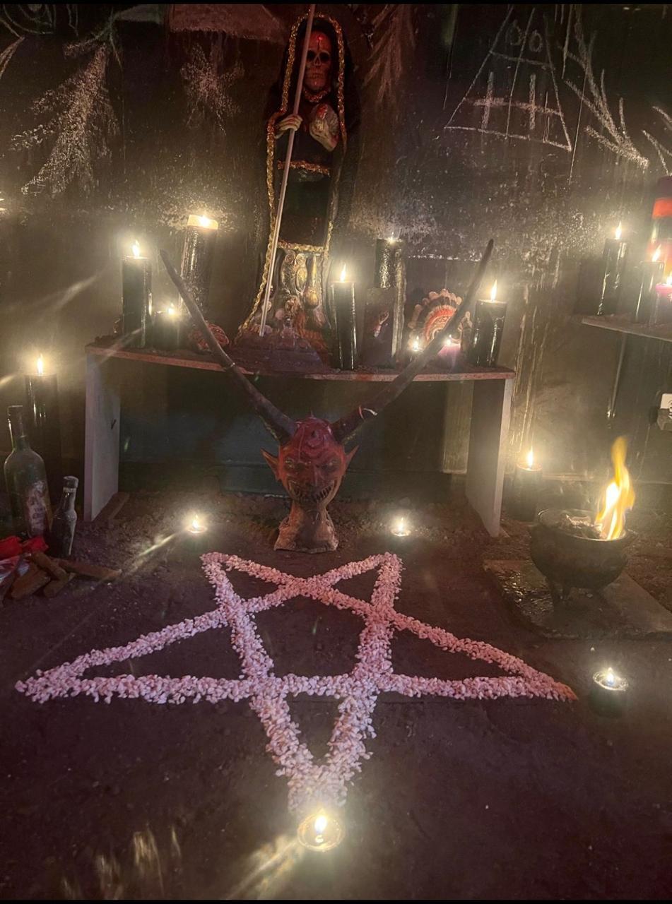 Ritual de invocación real